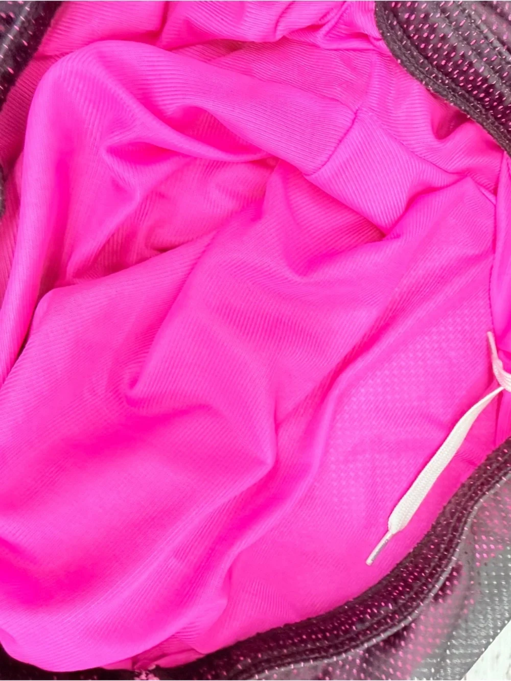 Chubbies Men’s Size 2XL Black & Hot Pink  Mesh Shorts 5.5” Inseam